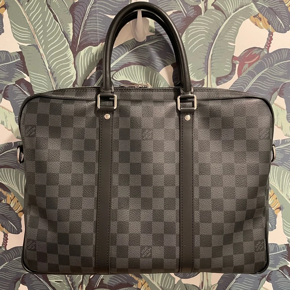 Louis Vuitton please see
